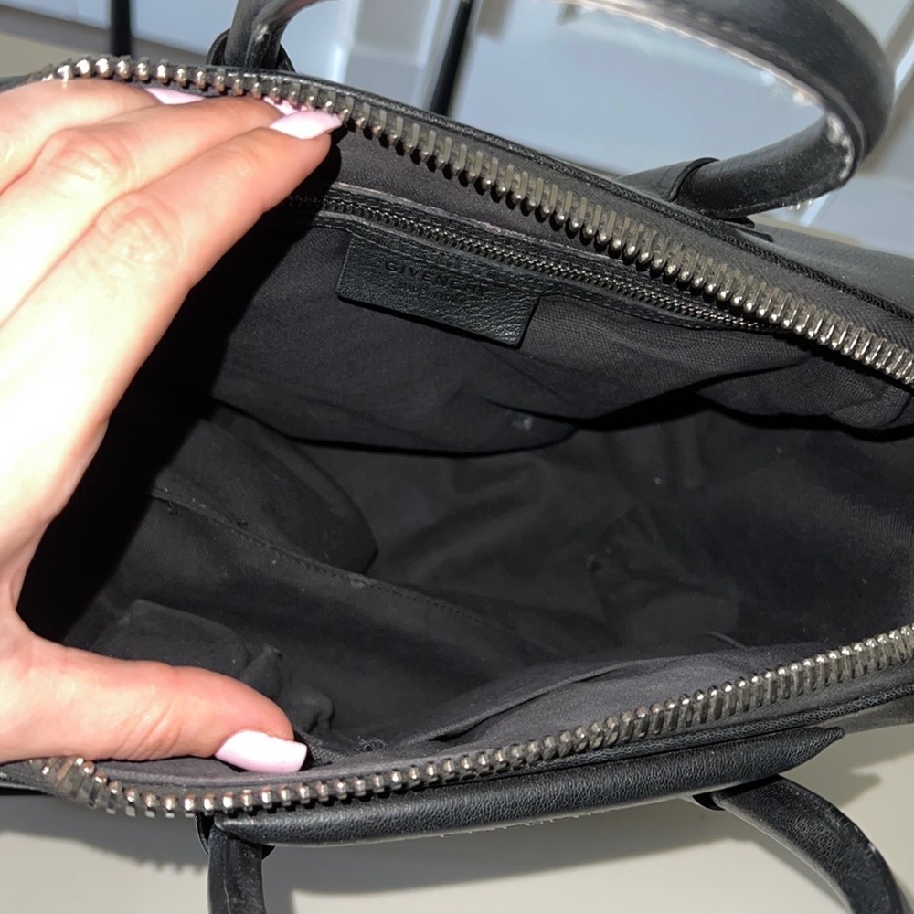 Givenchy Medium Antigona Bag | Black Leather 💘 - Picture 11 of 13